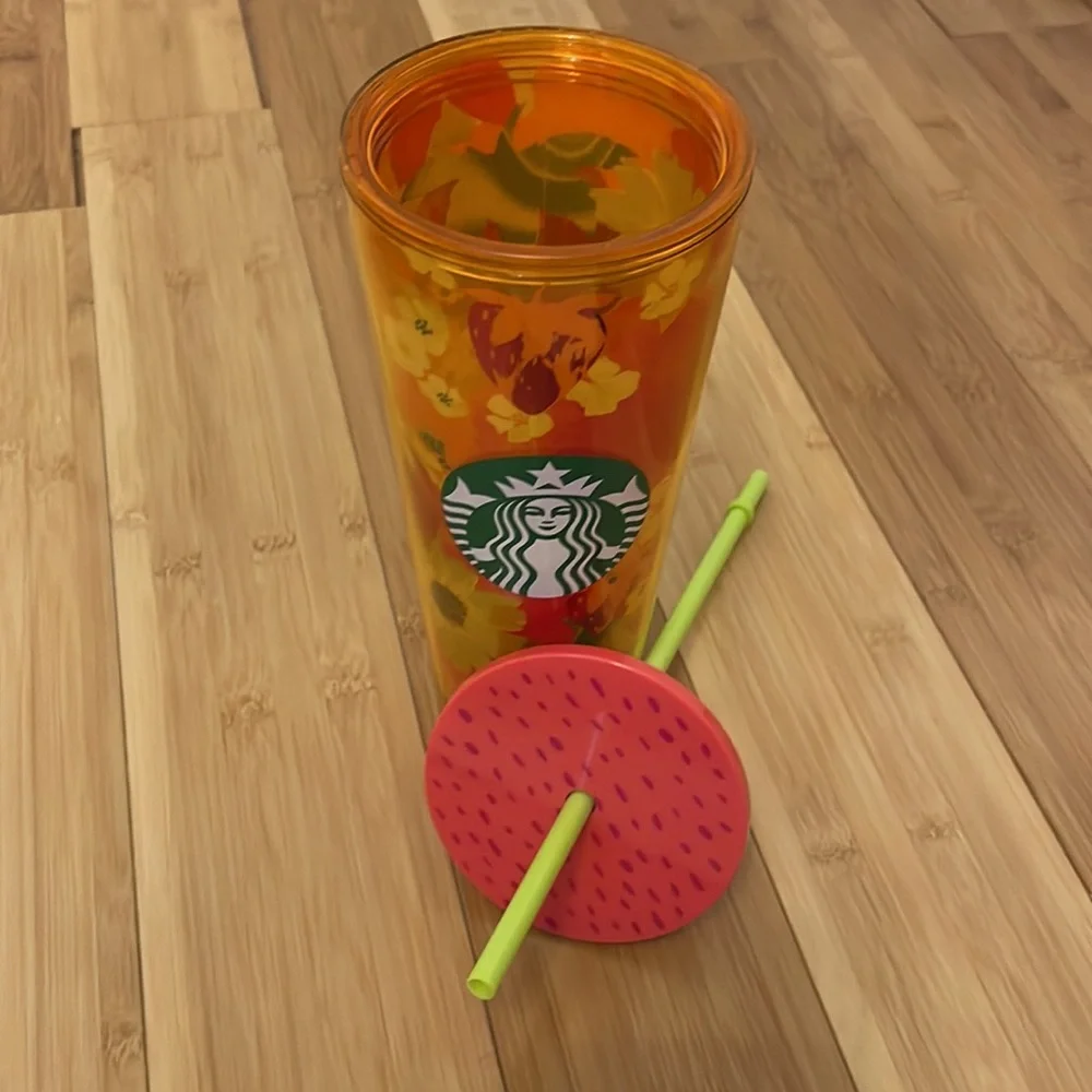 Starbucks Strawberry Fields 24oz Tumbler 🍓 - Picture 4 of 6